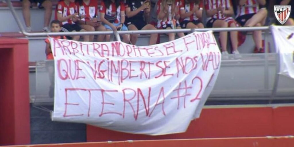 La pancarta que ha hecho llorar a la afición en la Primera Iberdrola