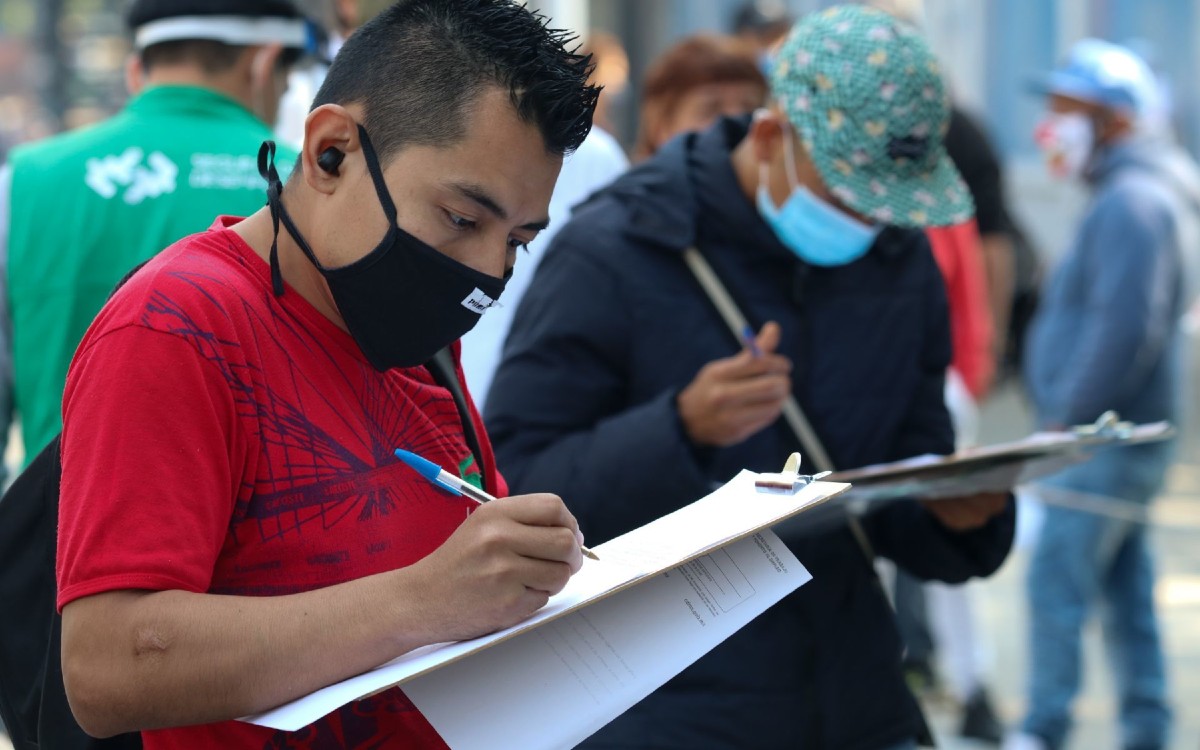 La población con empleo en México aumentó en un año, revela encuesta de INEGI