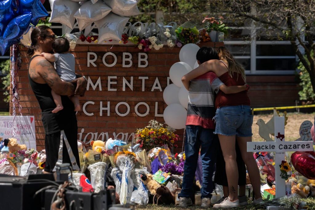 La policía reconoce que se equivocó en la respuesta a la matanza de Uvalde