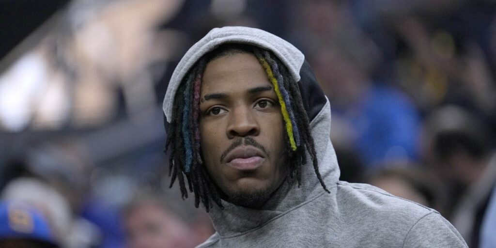 La rodilla derecha pone en jaque los playoffs de Ja Morant