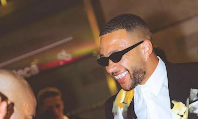 La sonrisa de Memphis Depay revela un sorprendente detalle que ha pasado desapercibido