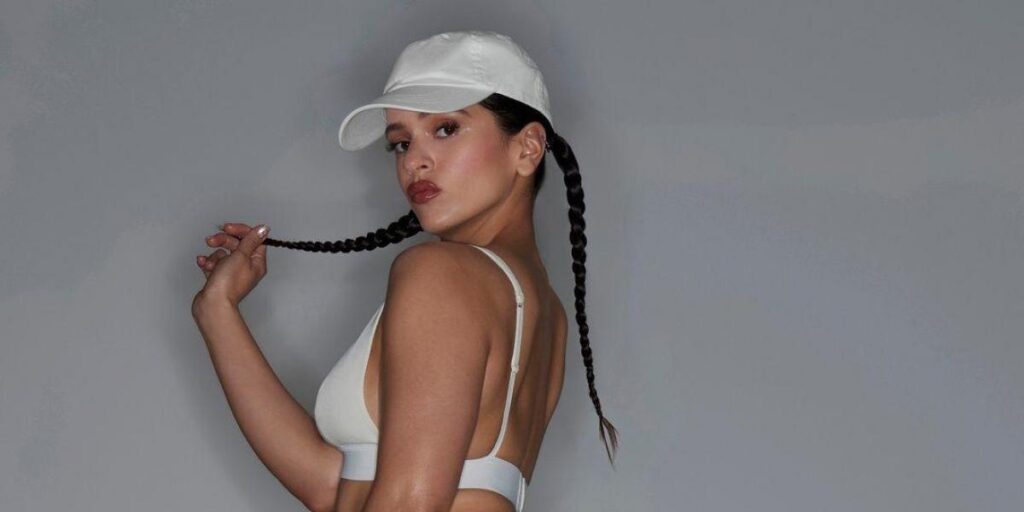 Las espectaculares imágenes de la campaña de Rosalía para Skims