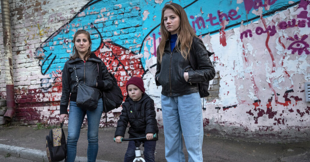 Las hermanas cuentan el escape de Mariupol mientras los rusos se acercaban