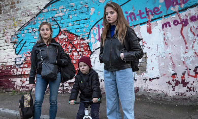 Las hermanas cuentan el escape de Mariupol mientras los rusos se acercaban