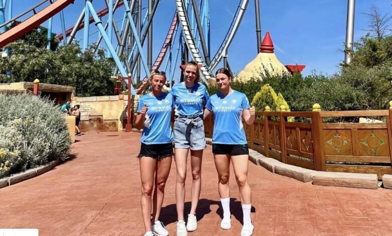 Las jugadoras del Manchester City disfrutan en PortAventura