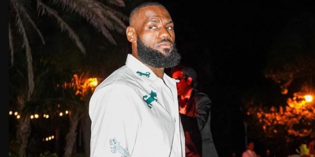 LeBron James presume en redes de su nueva adquisición: "Me encanta esta bestia"