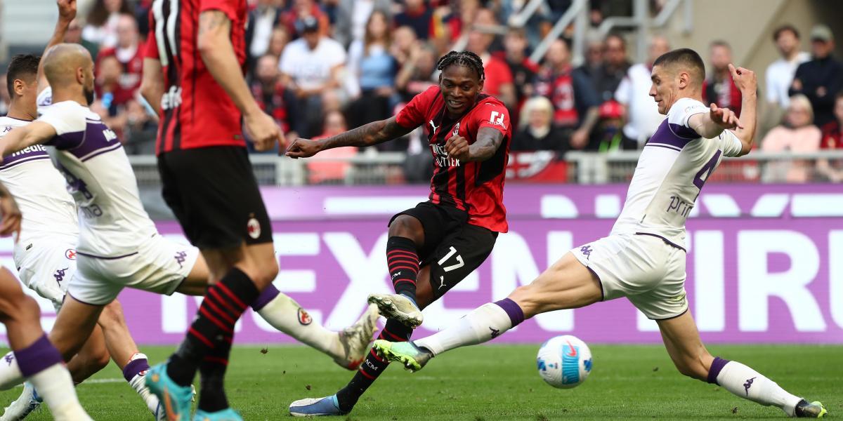 Leao derroca a la Fiore y el Milan sueña con el 'Scudetto' (1-0)