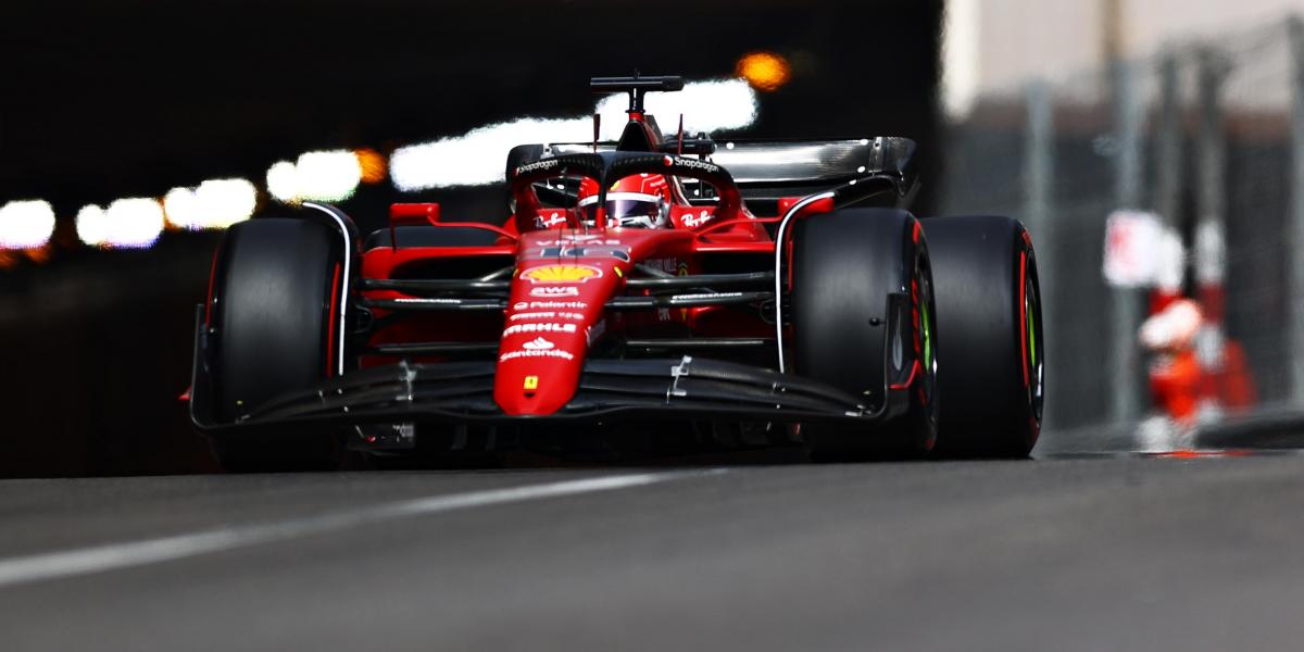 Leclerc, pole ante Sainz (2º) tras los accidentes de Pérez (3º) y Alonso (7º)