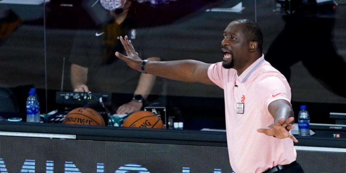 Los Lakers siguen hurgando en Toronto y quieren entrevistar a Adrian Griffin