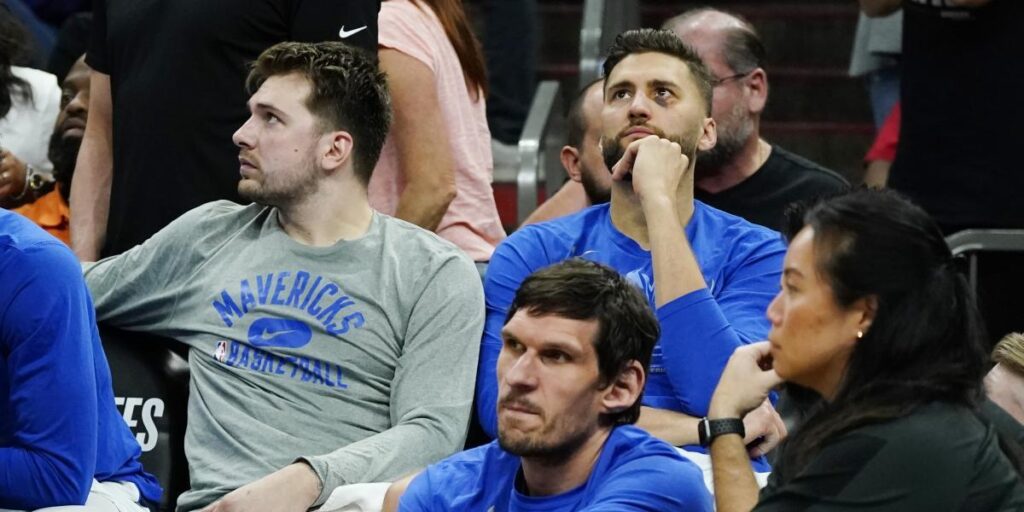 Los Mavericks, multados por el follón que monta su banquillo