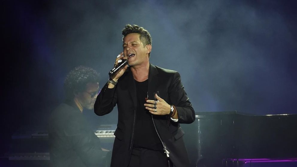 Los caramelos de reyes del cantante, a la venta en Internet