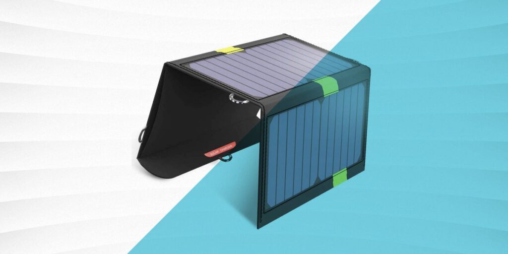 Los mejores cargadores de teléfonos con energía solar para encender sobre la marcha