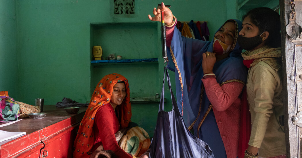 Los soldados de a pie en la batalla de la India para mejorar la salud pública