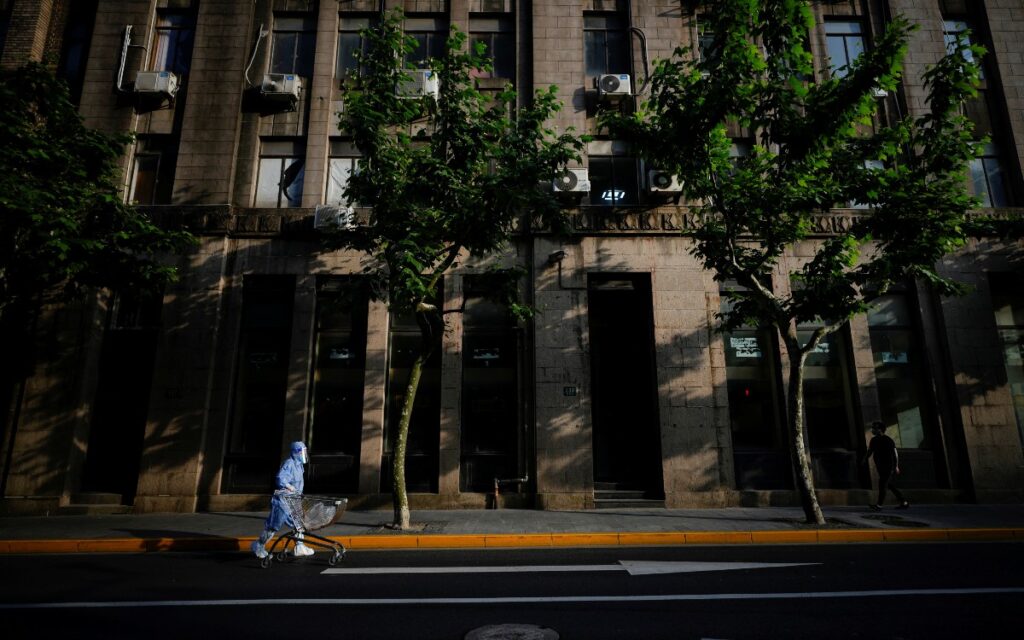 Luego de tres meses de confinamiento, Shanghái anuncia regreso a clases en algunas escuelas