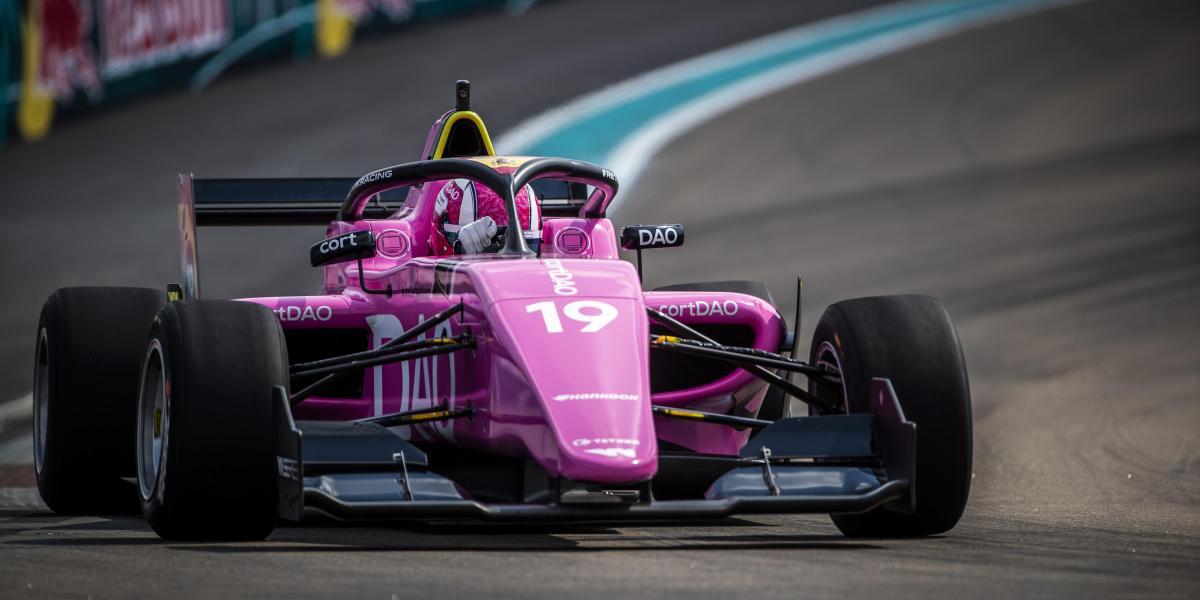 Marta García, podio en la primera carrera de la W-Series