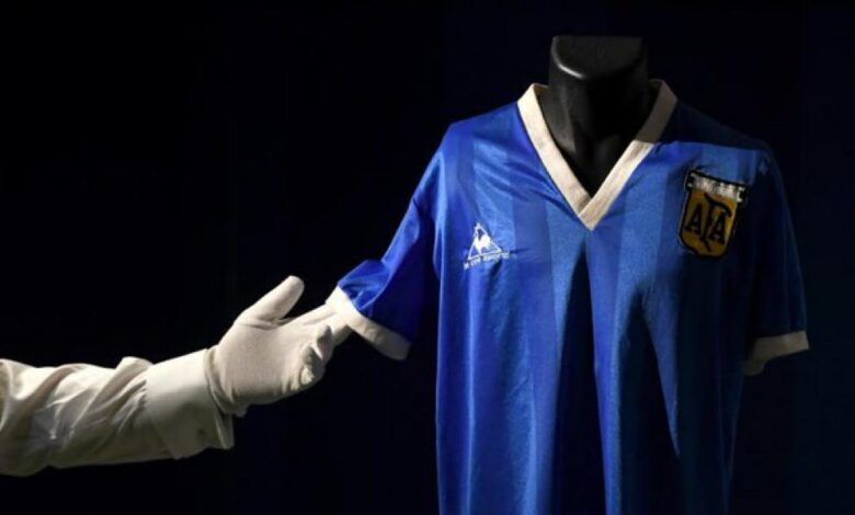 Más de 8 'kilos' por la camiseta de Maradona