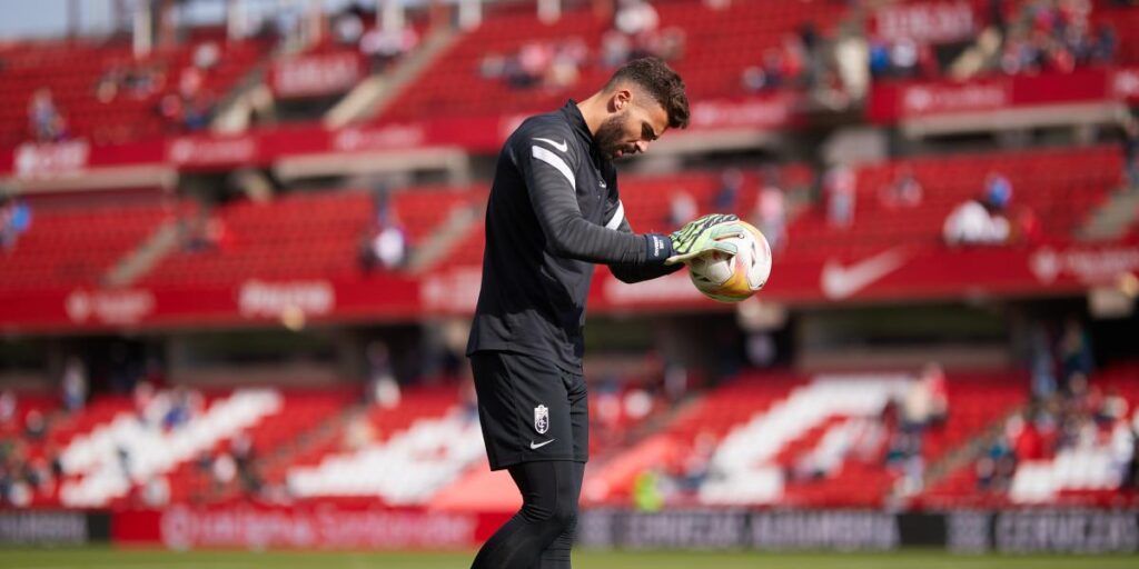 Maximiano, “seguro” de la permanencia del Granada