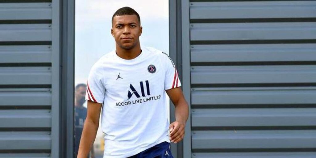 Mbappé entrena en solitario