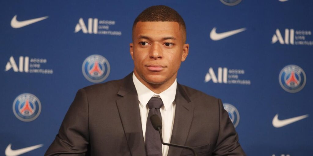 Mbappé, se sincera: "Quiero dar las gracias al Real Madrid. He querido quedarme en Francia, mi casa"