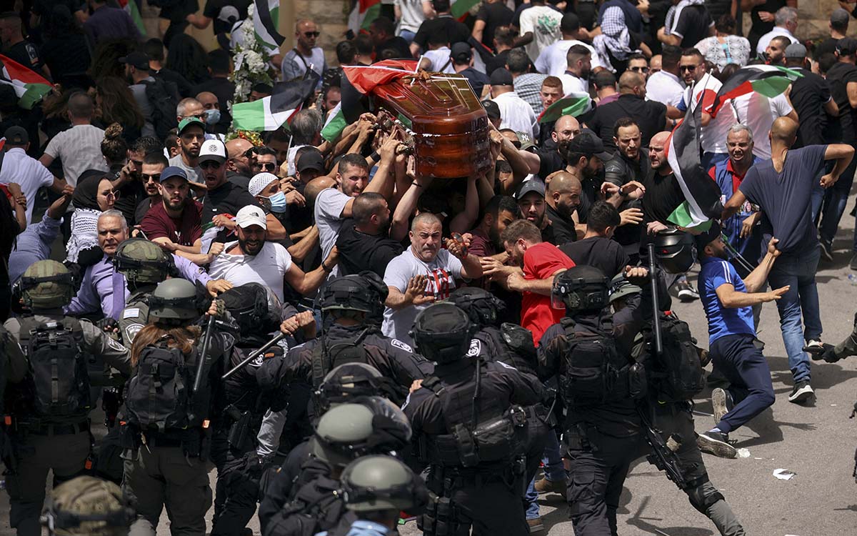 México condena violencia de policía israelí en funeral de Shireen Abu Akleh; exige investigar asesinato