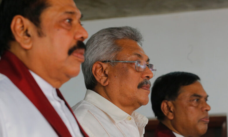 Mientras Sri Lanka se hunde en la ruina, la familia Rajapaksa huye