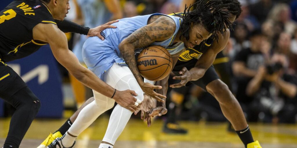 Morant acusa a Poole de "romper el código" en la jugada de su lesión de rodilla