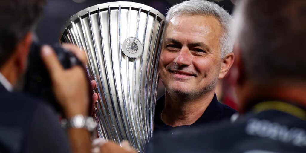 Mourinho: "La Roma ha hecho historia"