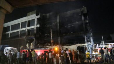 Mueren 26 personas por incendio en un edificio de Nueva Delhi, India