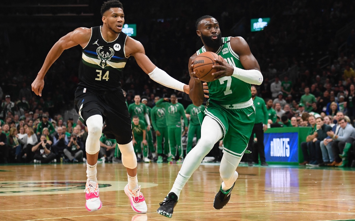 NBA: Boston impone su condición de local ante el campeón Milwaukee | Video