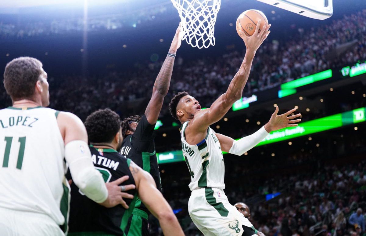 NBA Playoffs: Milwaukee propina primer derrota de la postemporada a Boston | Video