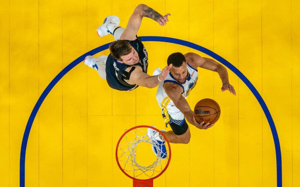 NBA: Warriors remonta ante Mavericks y está 2-0 en la Final Oeste | Video