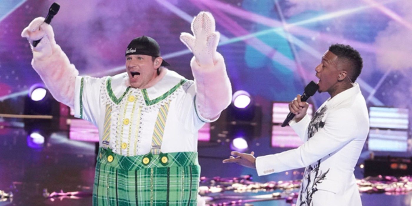 Nick Lachey dice que sus hijos pensaron que era genial después del cantante enmascarado