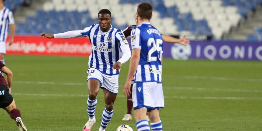 No retorna ninguno de los cinco cedidos