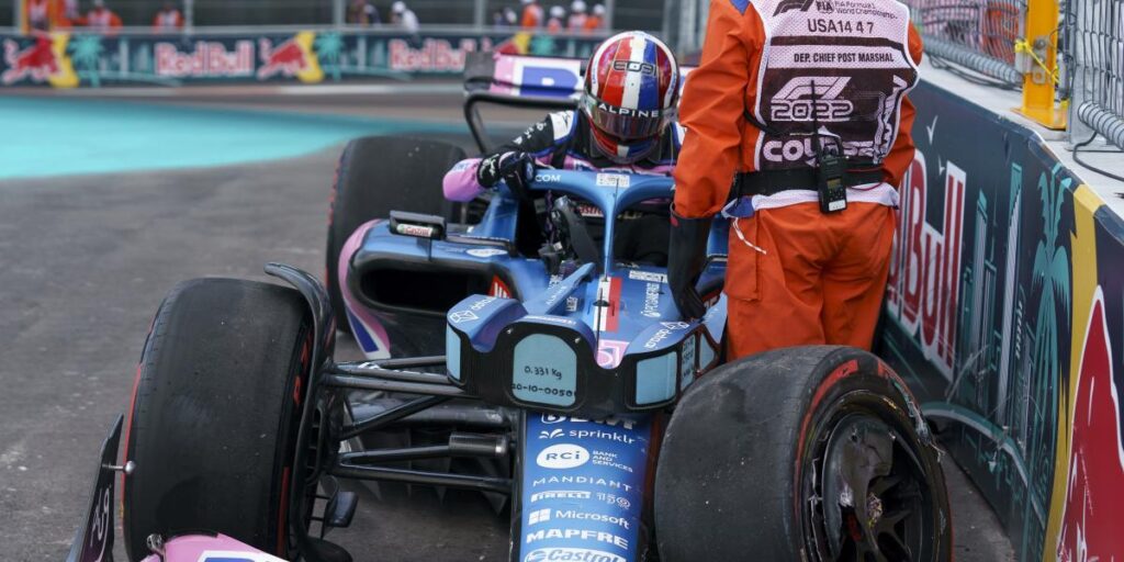 Ocon y Sainz compitieron mermados en Miami