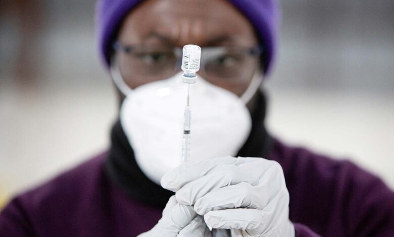 Países no logran vacunar al 70% de su población para septiembre: People's Vaccine Alliance