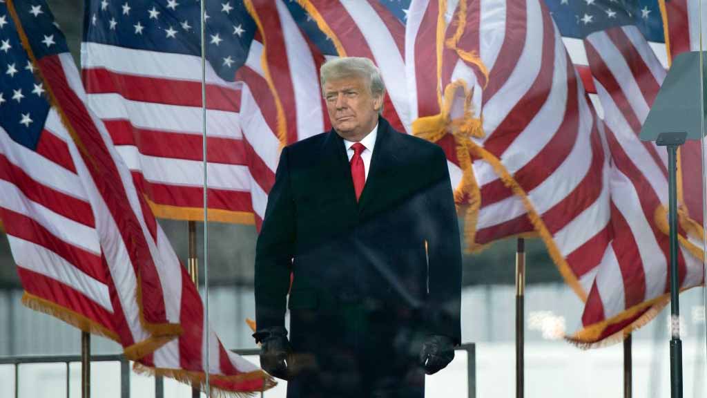 Panel que investiga asalto al Capitolio debate convocar a Pence y Trump