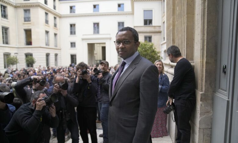 Pap Ndiaye, el ministro de Macron que irrita a la extrema derecha y seduce a la izquierda