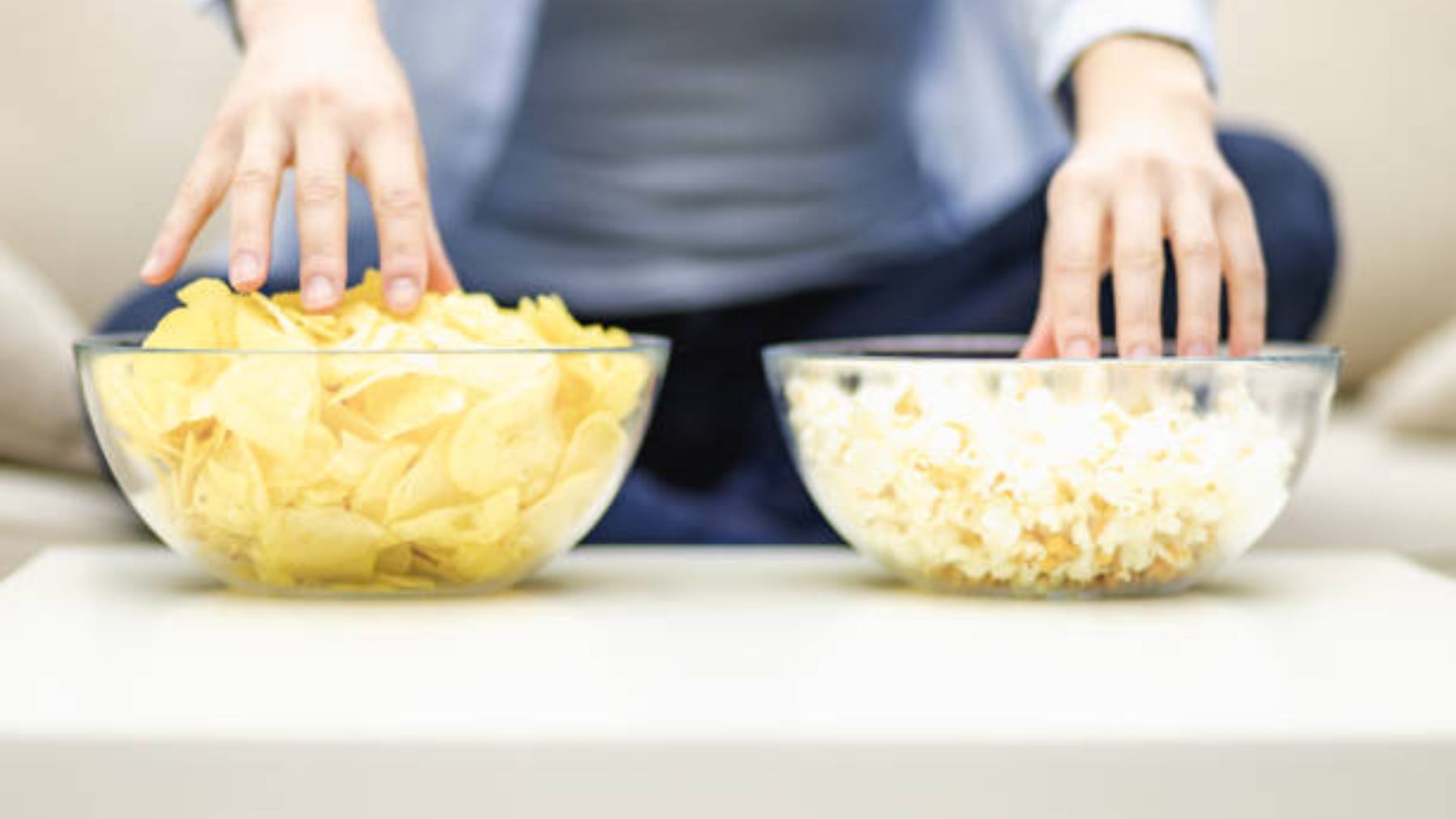 Patatas fritas o palomitas ¿Qué “snack” engorda más?