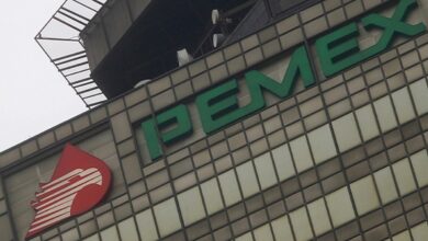 Pemex reporta ganancias por aumento a precios del crudo y menor deuda financiera