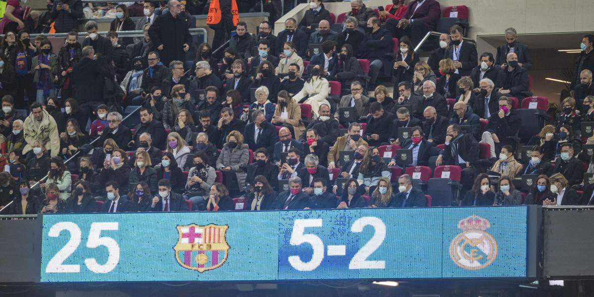 Pleno de personalidades en el palco para la final de Turín