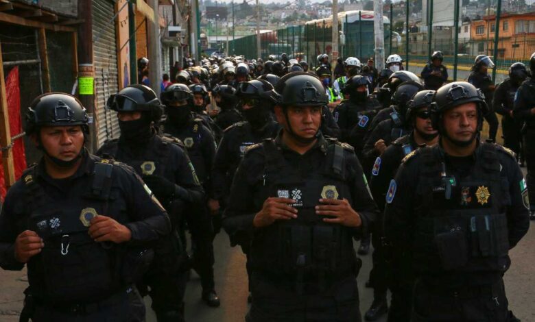 Policía se enfrenta con vecinos de Topilejo tras intento de linchamiento: 8 detenidos