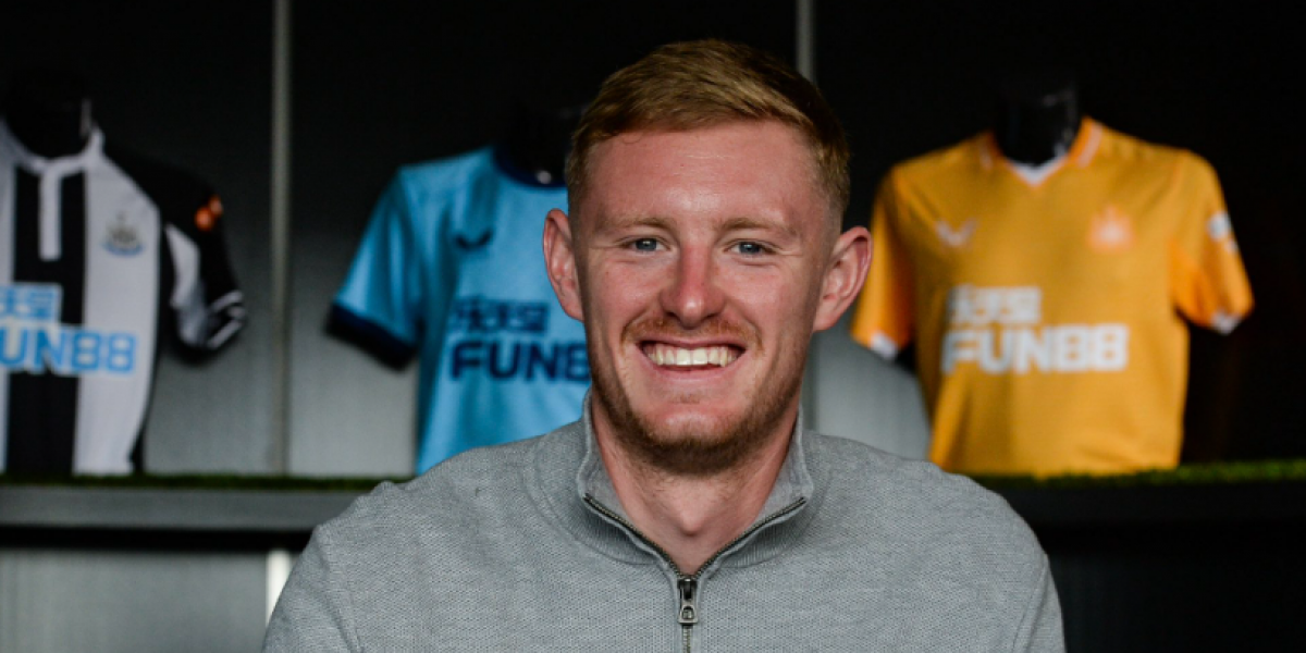 Primer movimiento del Newcastle 2022-23