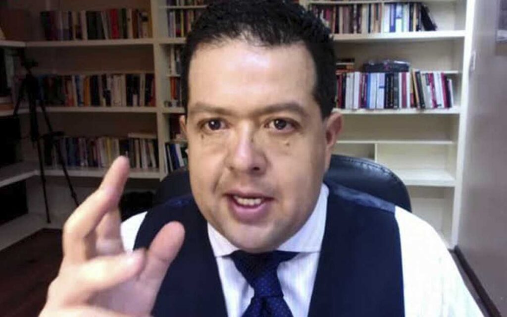 Puebla: Presentan a Arturo Rueda ante juez de Cholula; Mier se solidariza: 'a los amigos no se les juzga'