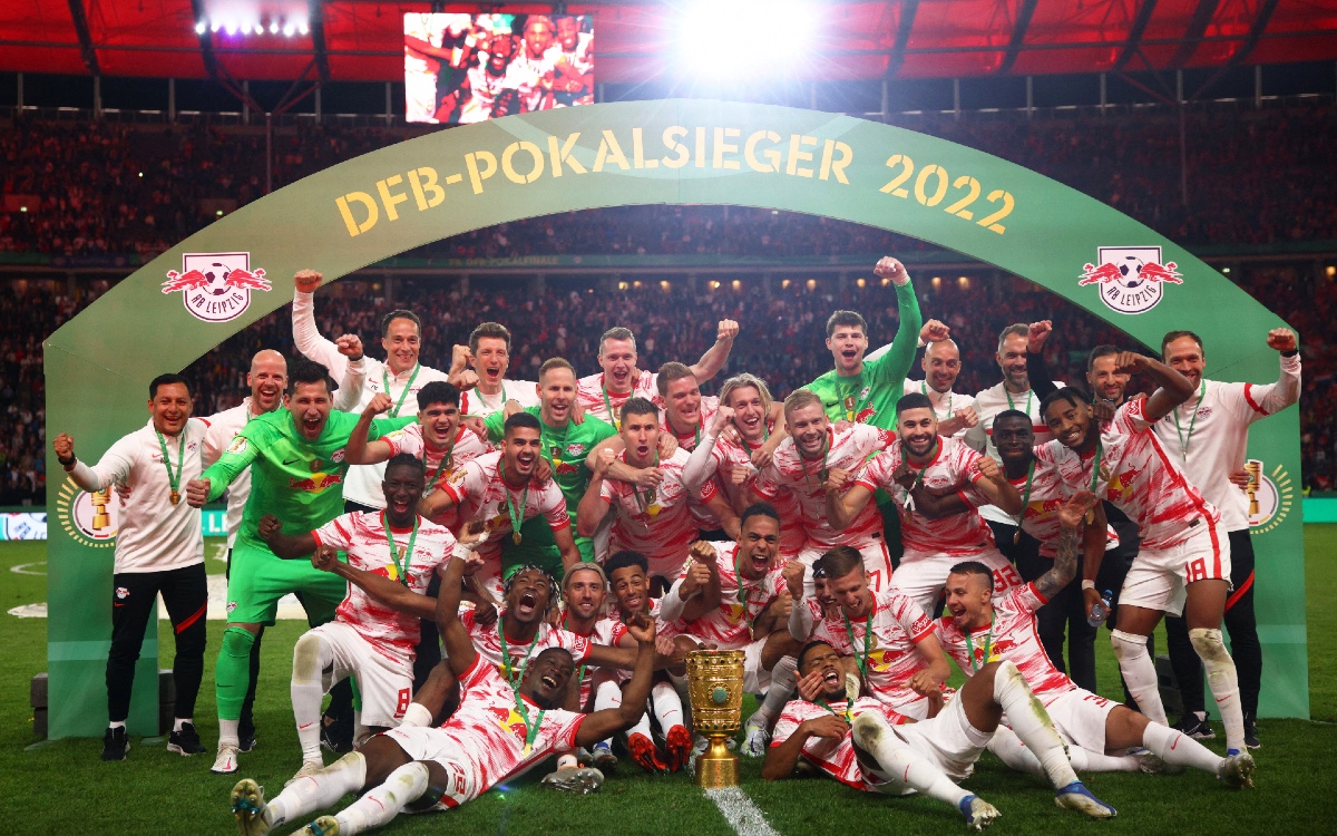 RB Leipzig levanta la Copa de Alemania | Video