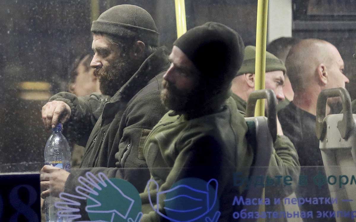 Rusia dice que 1,730 militares ucranianos se rindieron en la planta de Mariúpol; Cruz Roja pide acceso