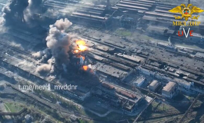 Rusia intensifica los ataques contra la acería Azovstal, el último bastión de resistencia ucrania en Mariupol