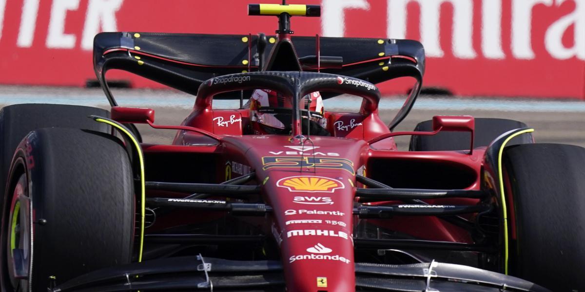 Sainz roza la pole en Miami tras Leclerc