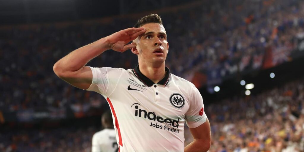 Santos Borré empata para el Eintracht