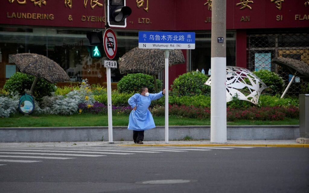Shanghái ve próximo el fin del confinamiento tras brote de Covid-19