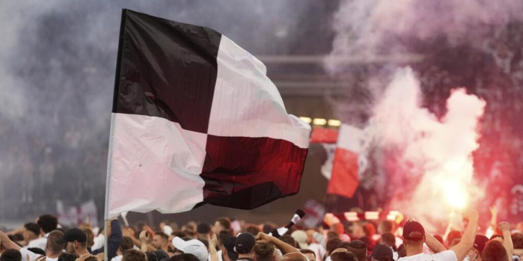 Sigue la locura en el Eintracht: 100.000 peticiones para la final